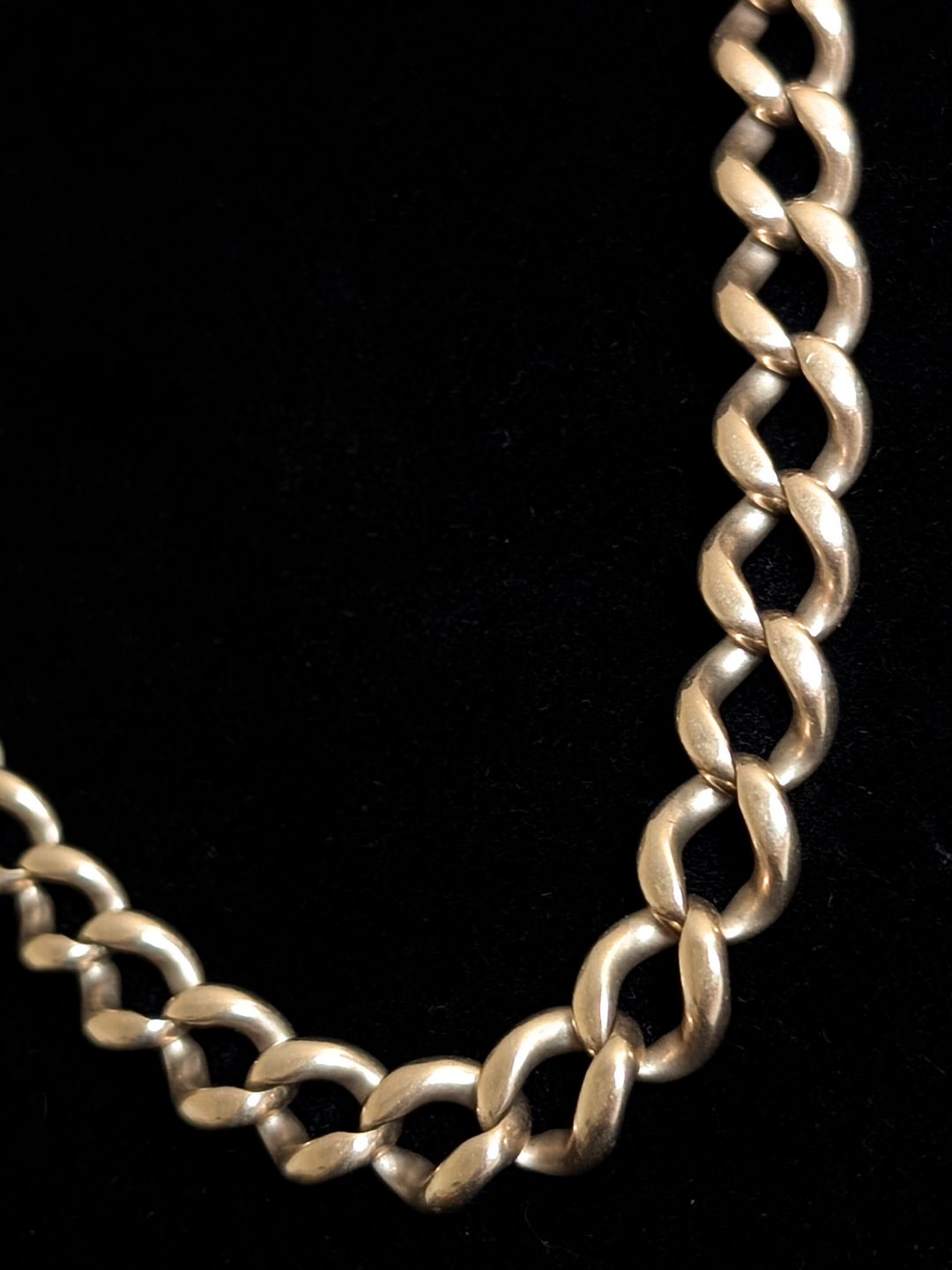 Antique 9ct Gold Graduated Curb Link Albert Chain with T-Bar and Split Ring