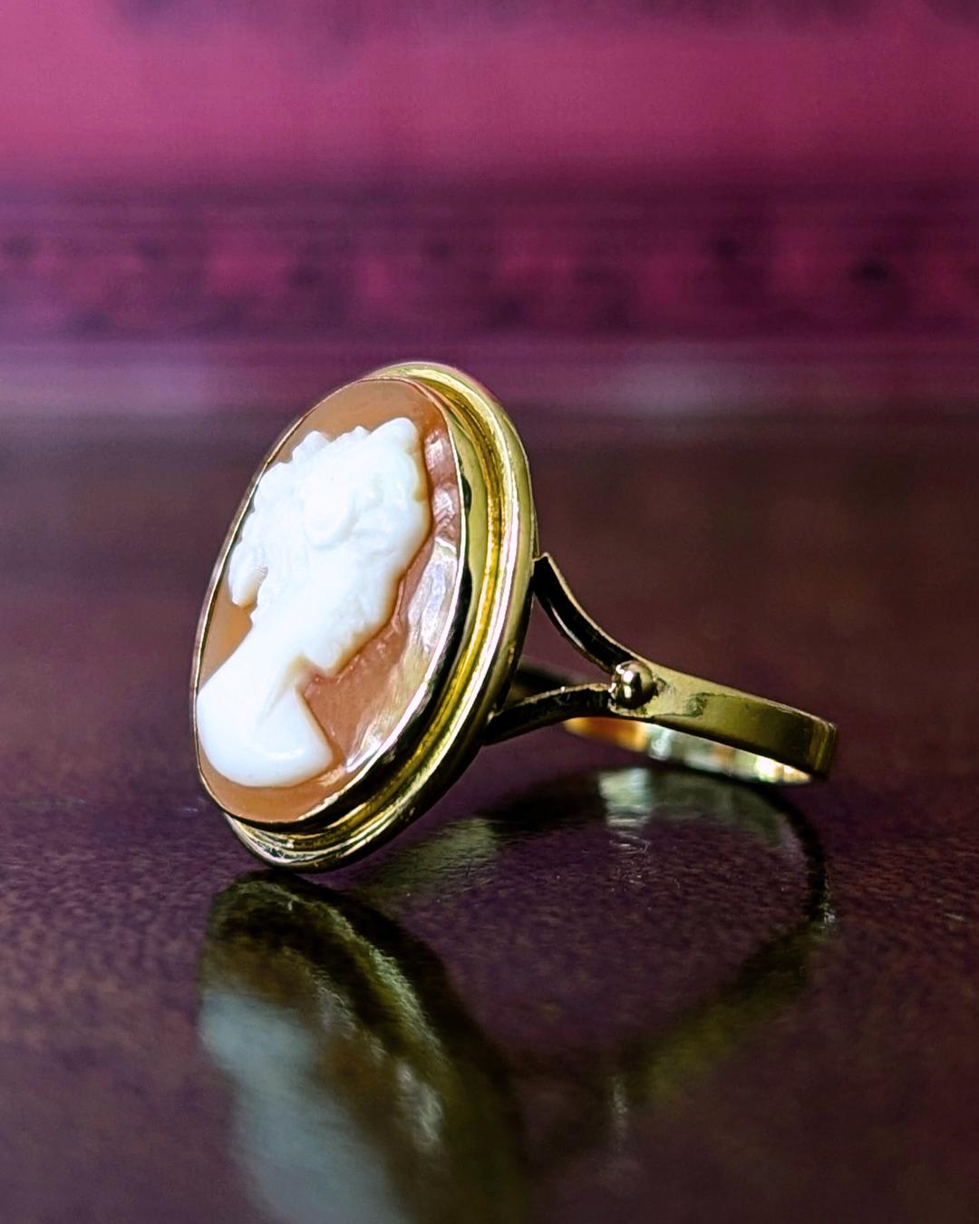 18k Hand-Carved Italian Cameo Ring