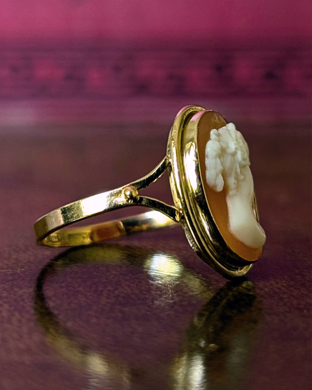 18k Hand-Carved Italian Cameo Ring
